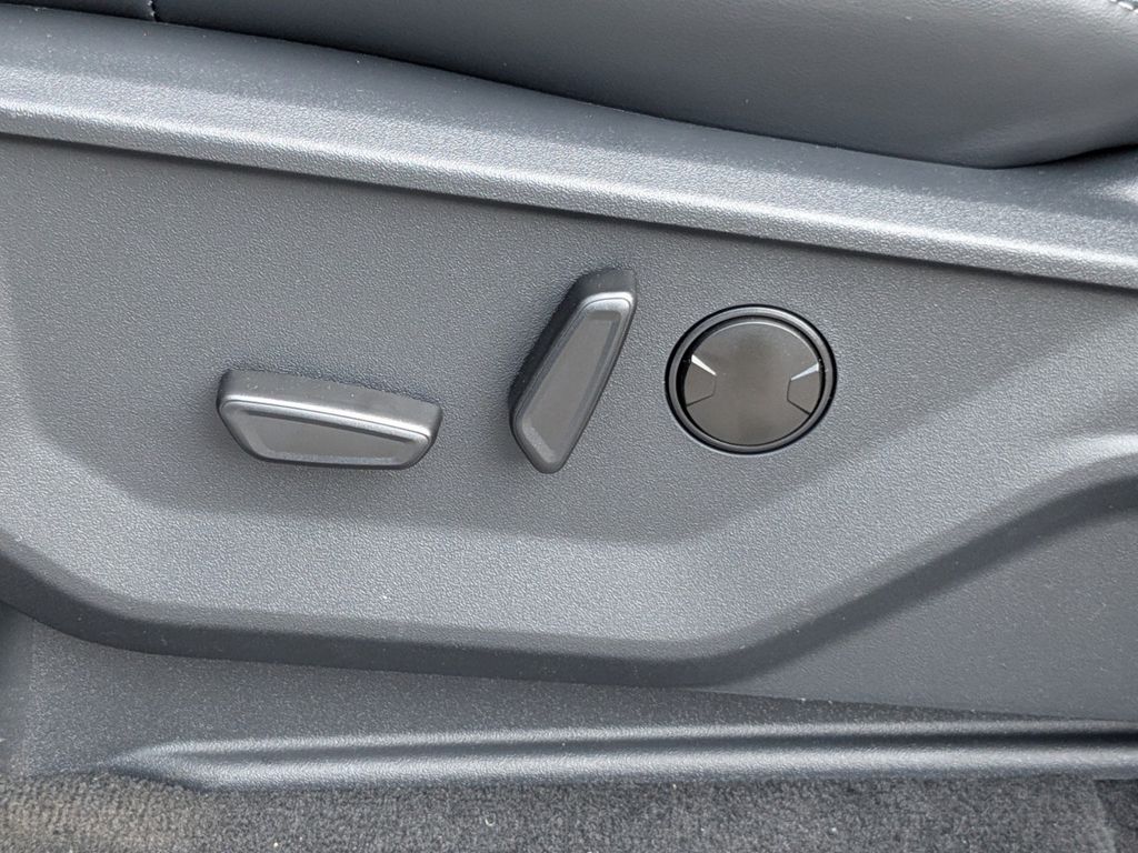 2025 Ford Expedition Platinum MAX photo 18