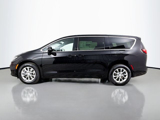 2026 Chrysler Pacifica photo 2