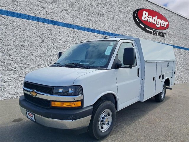2025 Chevrolet Express Cutaway Base's photo