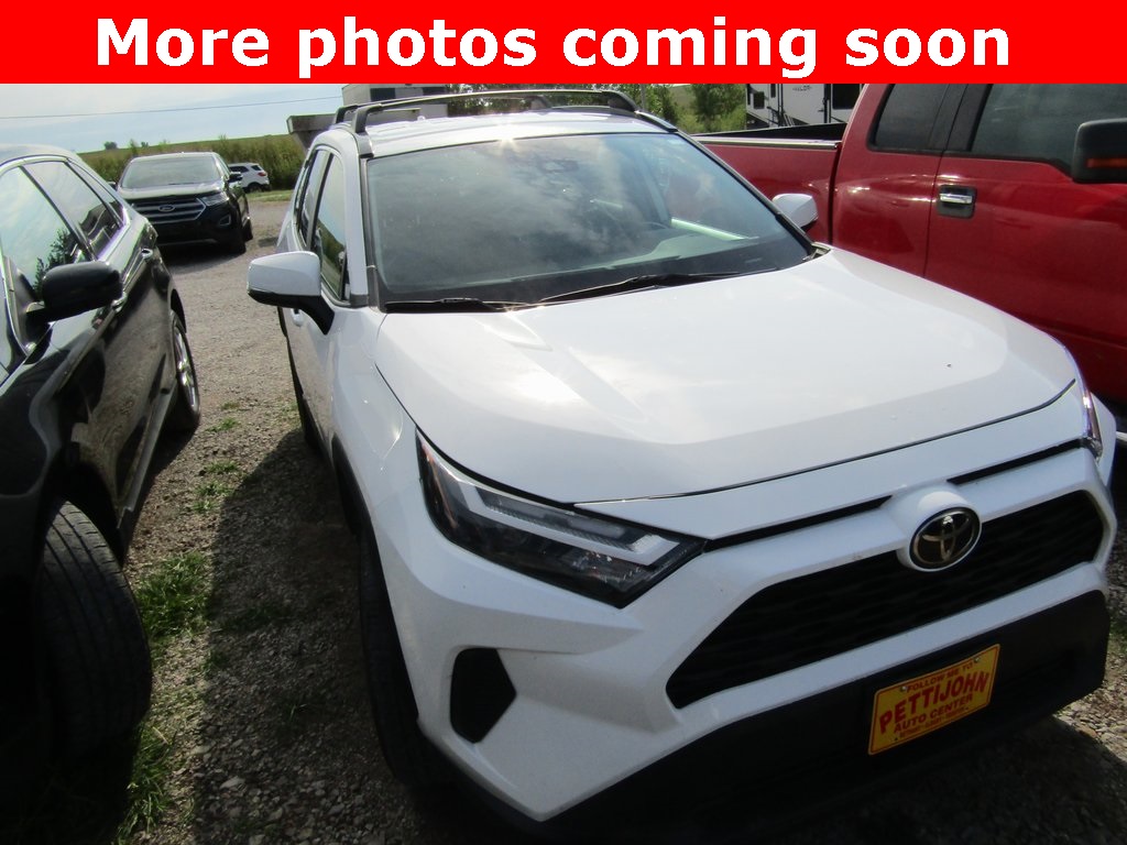 2022 Toyota RAV4 XLE photo 7