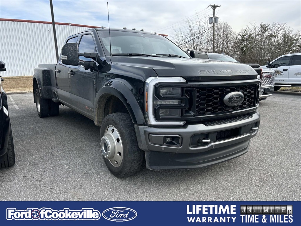 2024 Ford F-450 Super Duty Limited's photo