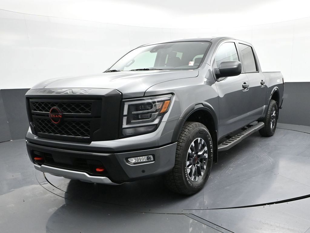 2024 Nissan Titan PRO-4X photo 8