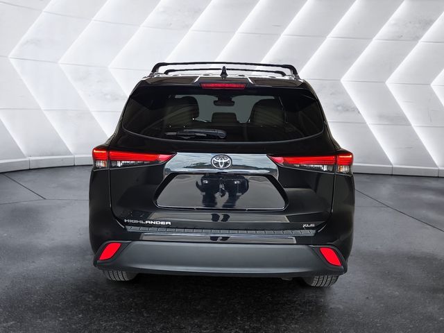 2023 Toyota Highlander L photo 4