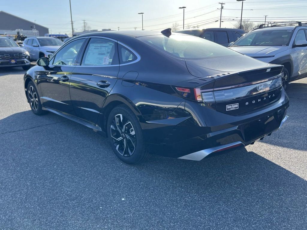 2024 Hyundai Sonata SEL photo 2