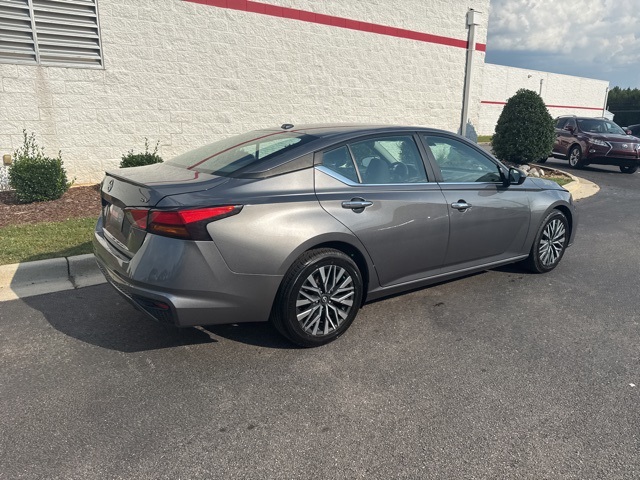 2024 Nissan Altima 2.5 SV photo 4