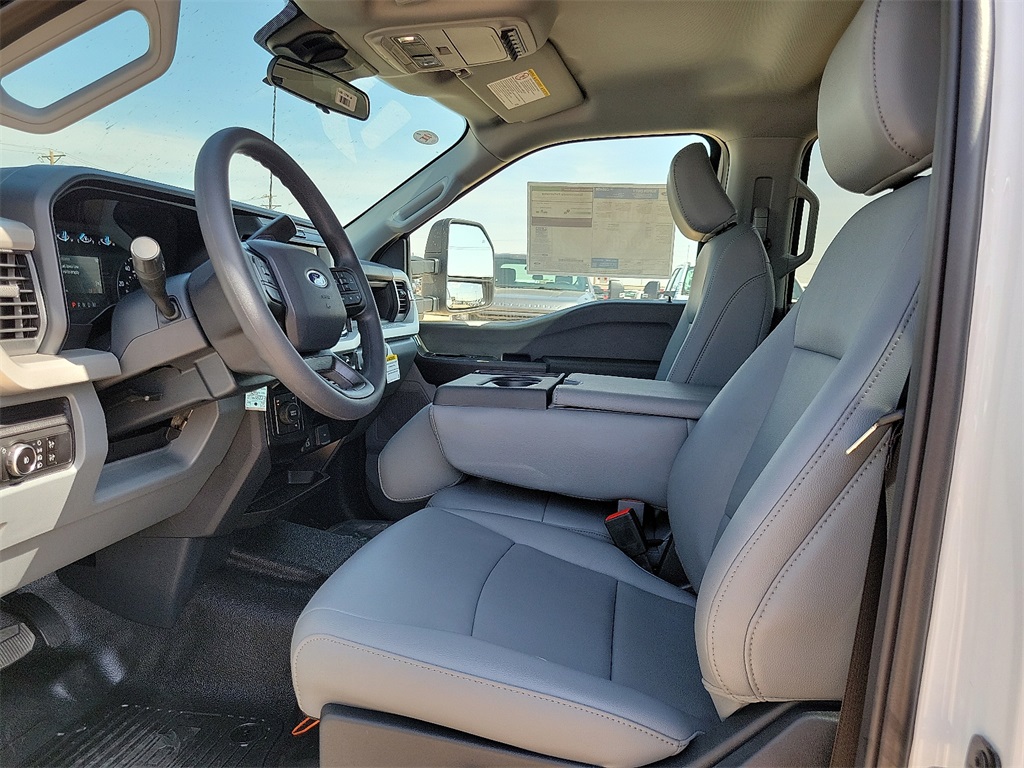 2025 Ford F-350 photo 18
