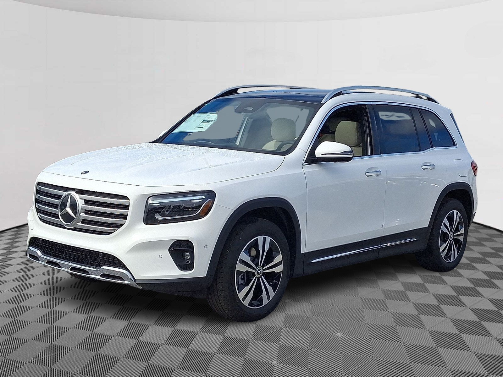 2026 Mercedes Benz GLB 250 4MATIC photo 3