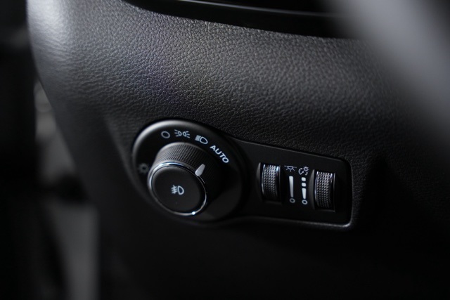 2026 Jeep Compass Latitude photo 4