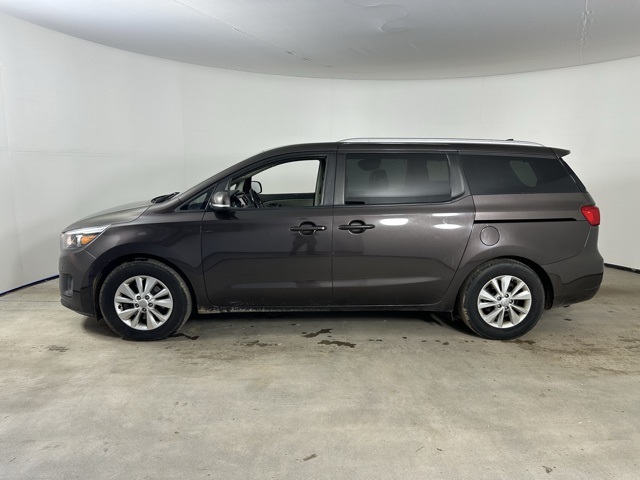 2017 Kia Sedona LX photo 11
