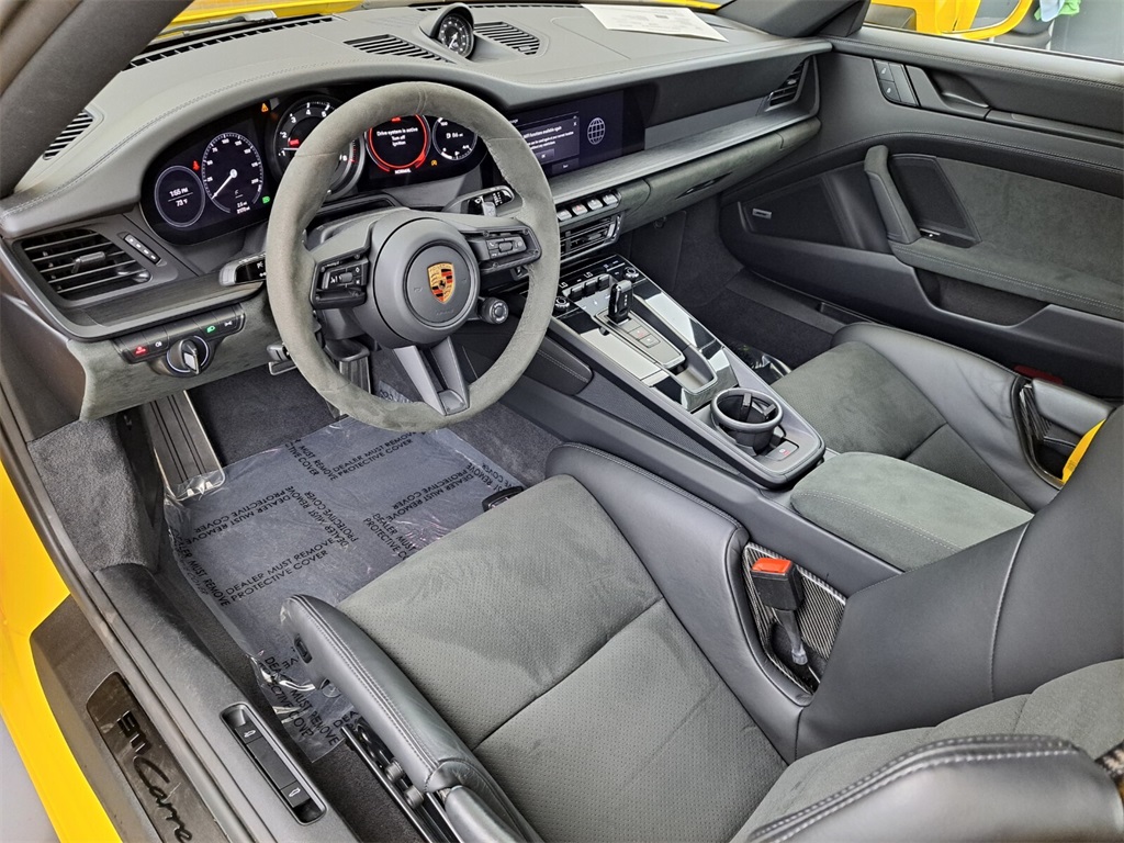 2022 Porsche 911 GTS photo 4