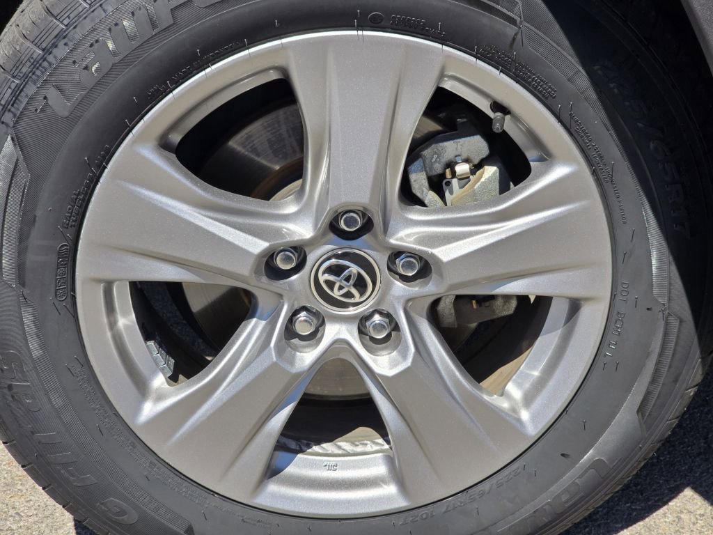 2022 Toyota RAV4 Hybrid LE photo 20