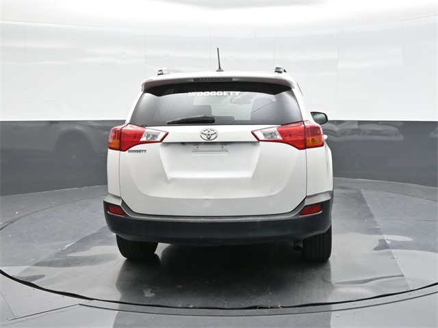 2015 Toyota RAV4 Limited photo 2
