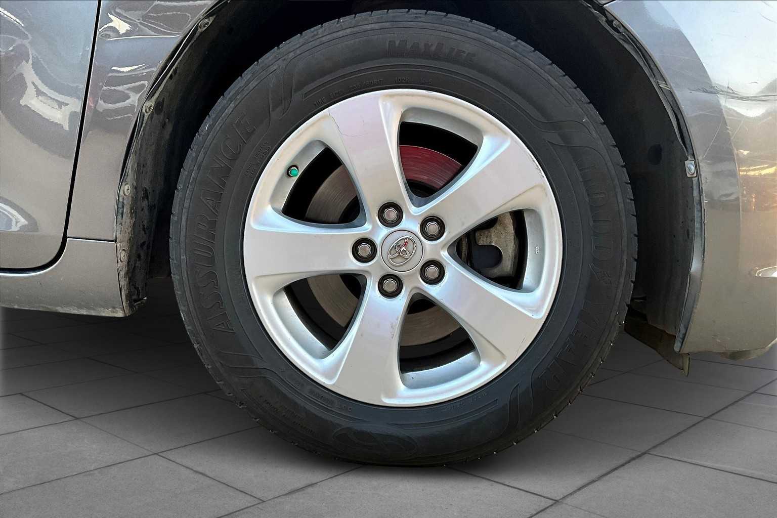 2013 Toyota Sienna LE photo 10