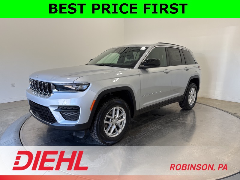 2025 Jeep Grand Cherokee Laredo photo 3