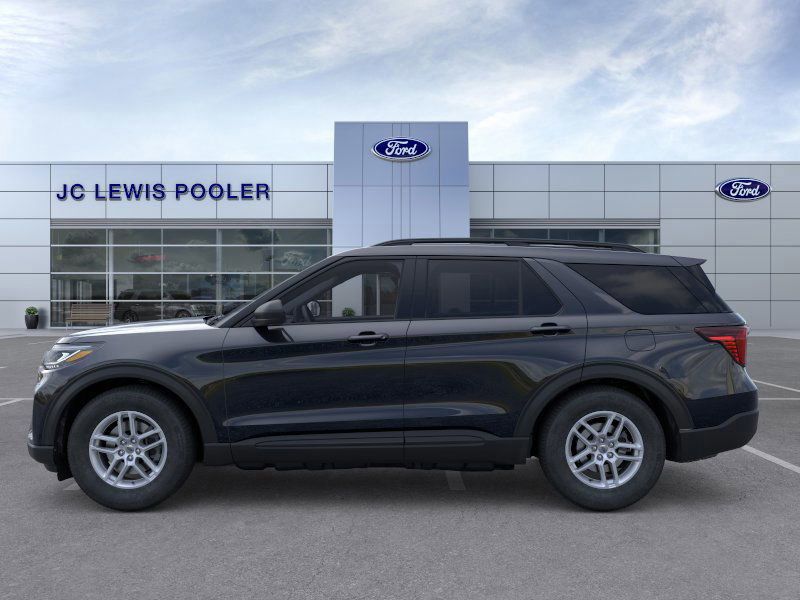 2026 Ford Explorer photo 2