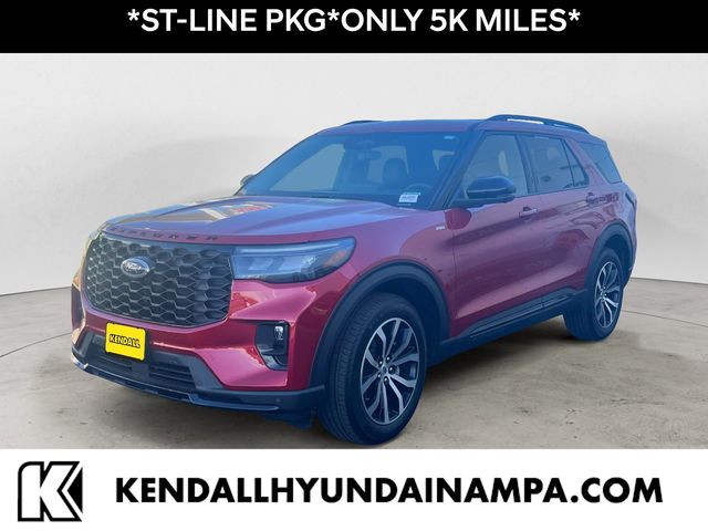 2025 Ford Explorer ST-LINE's photo