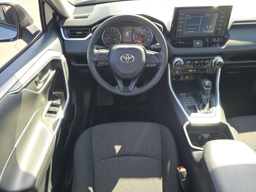 2019 Toyota RAV4 XLE photo 4