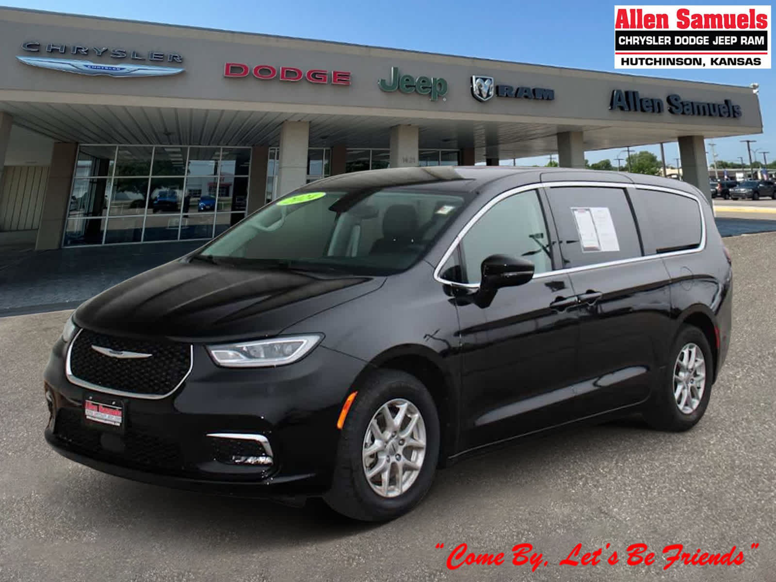 2024 Chrysler Pacifica Touring L's photo