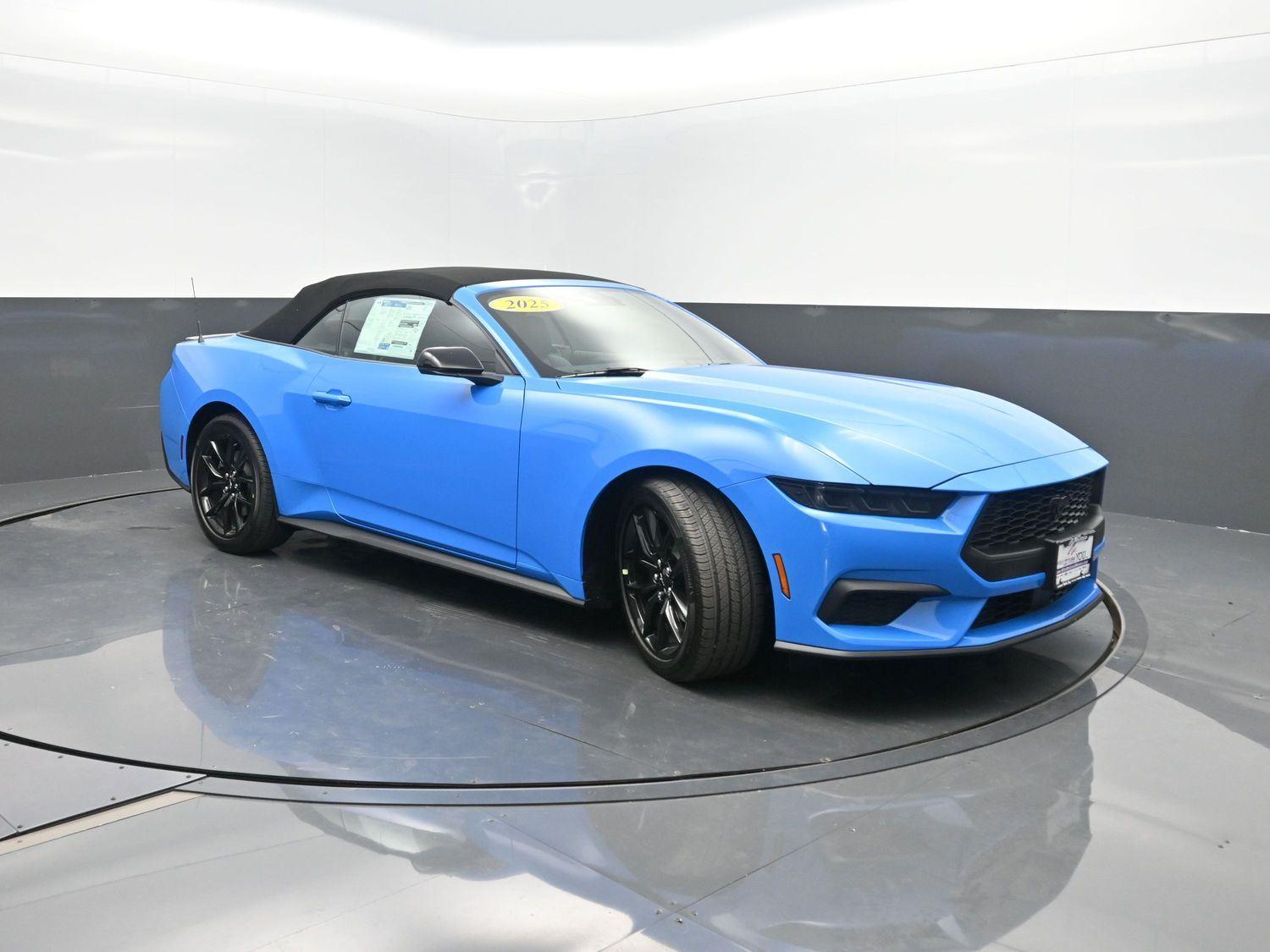 2025 Ford Mustang EcoBoost Premium Convertible photo 4