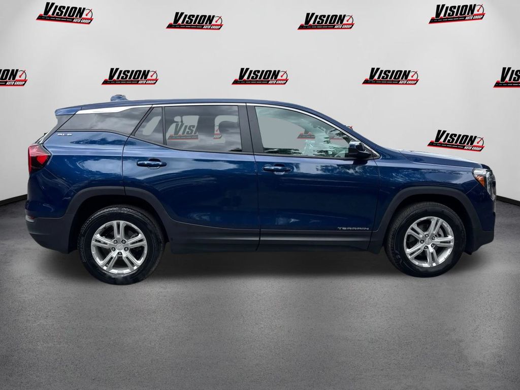 2022 Gmc Terrain SLE photo 4