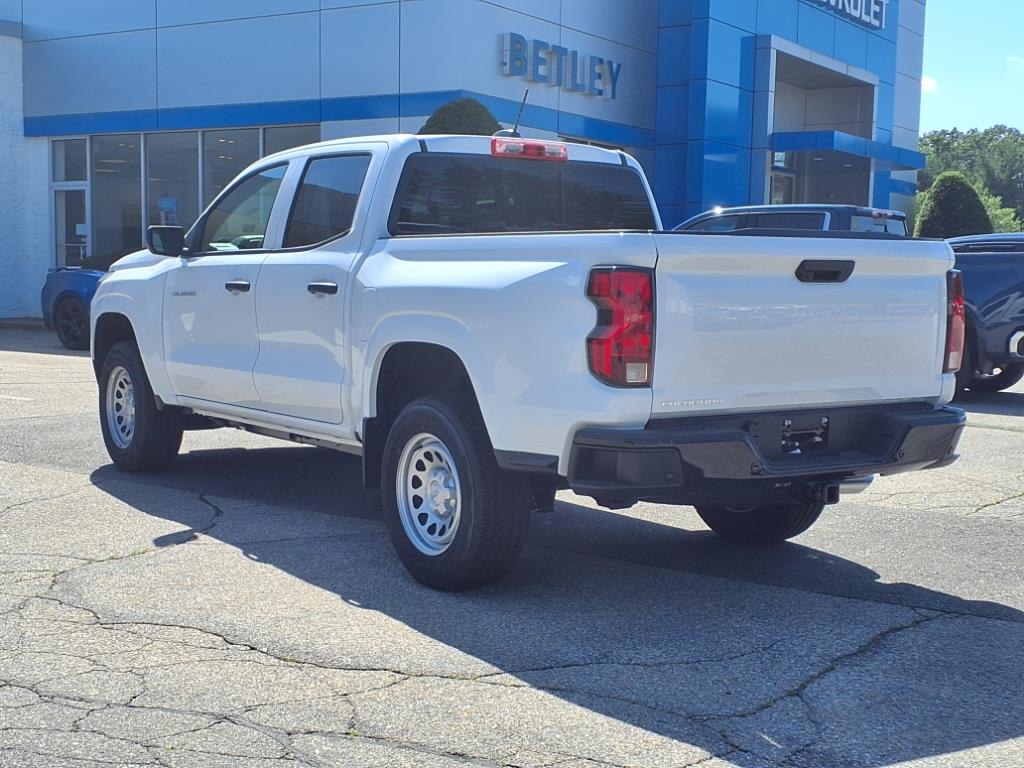 2025 Chevrolet Colorado LT photo 2