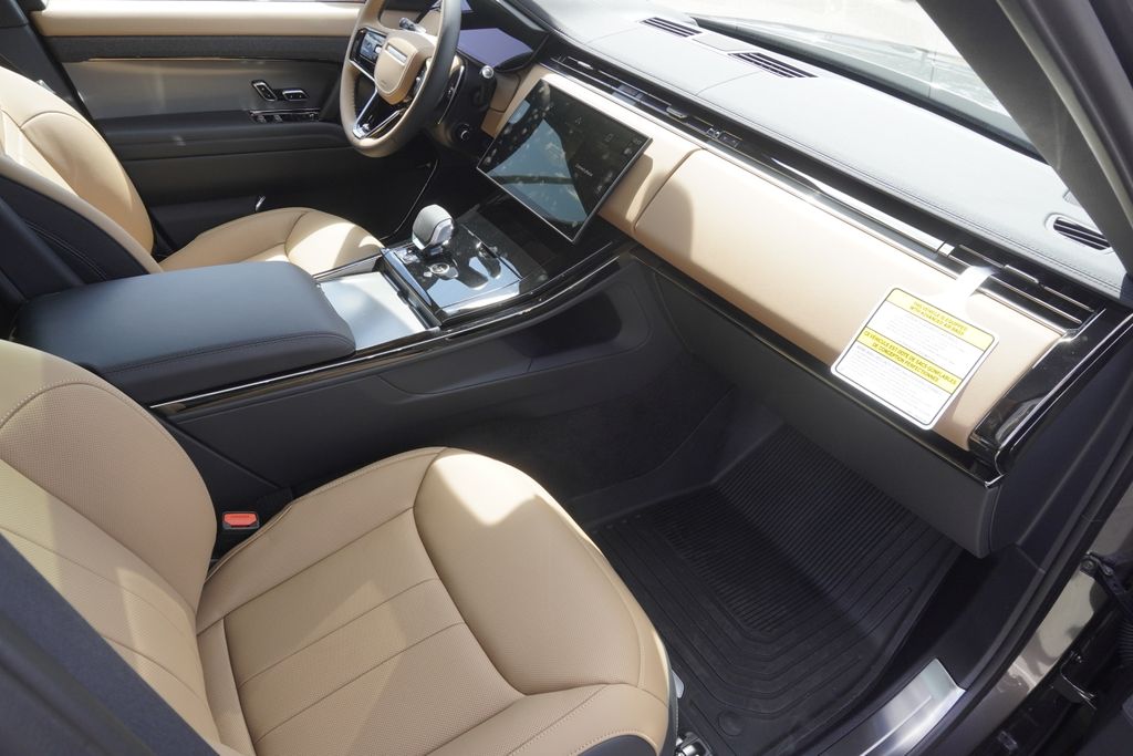 2025 Land Rover Range Rover Sport SE photo 21