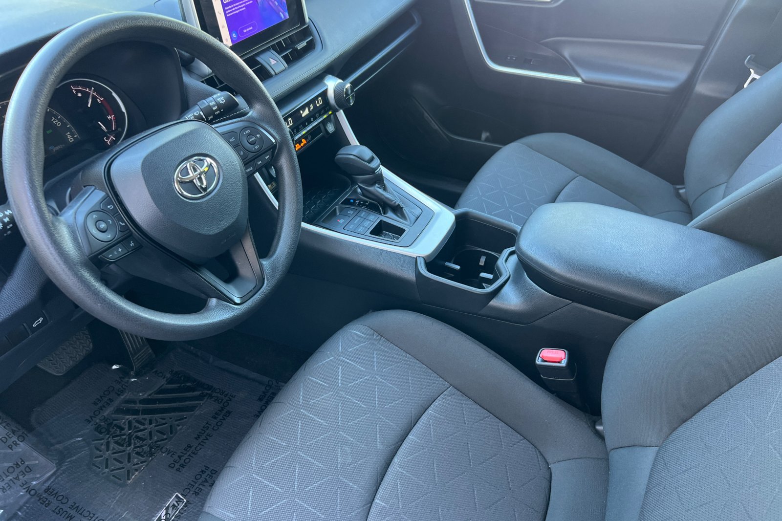 2023 Toyota RAV4 XLE photo 5