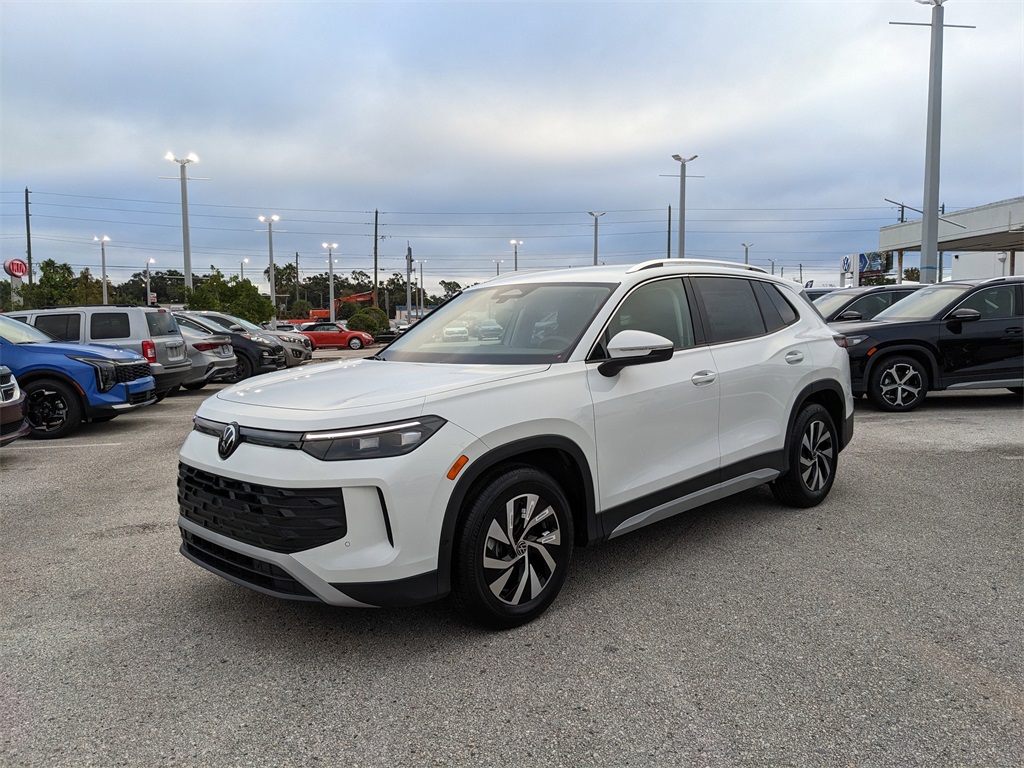 2025 Volkswagen Tiguan S photo 2