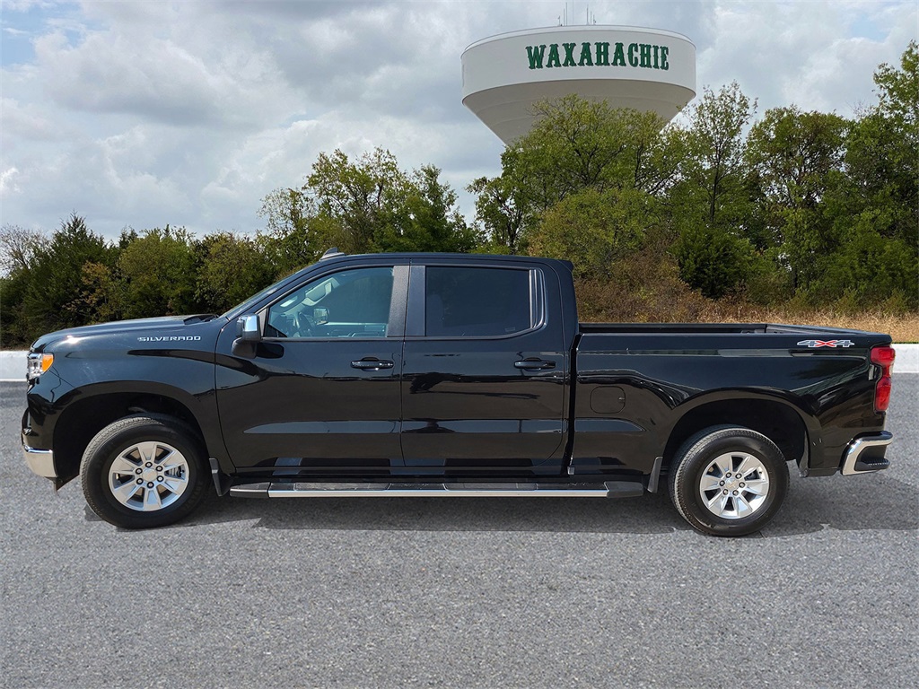 2024 Chevrolet Silverado 1500 LT photo 3