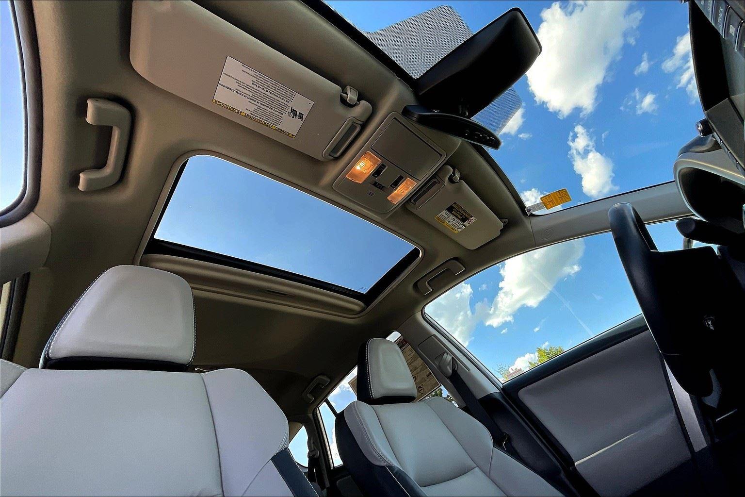 2017 Toyota RAV4 Limited photo 22