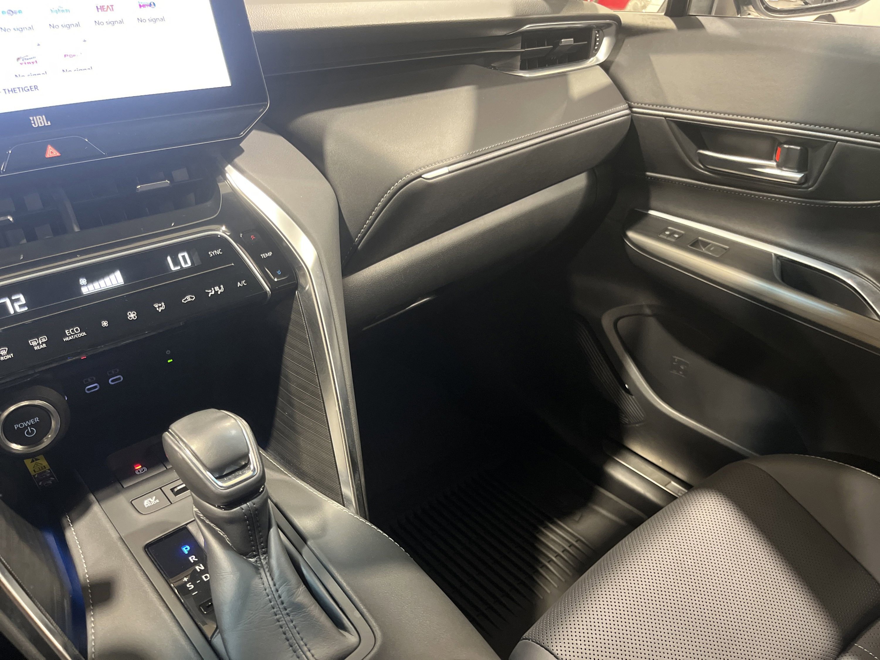 2024 Toyota Venza Limited photo 23