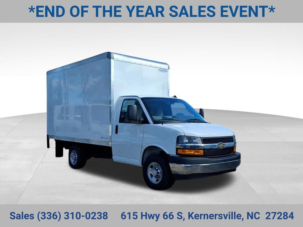 2025 Chevrolet Express Cutaway Base's photo