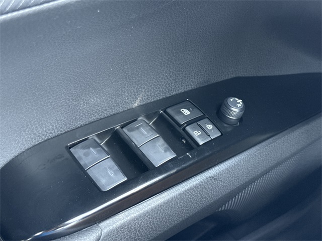 2025 Toyota Camry SE photo 14