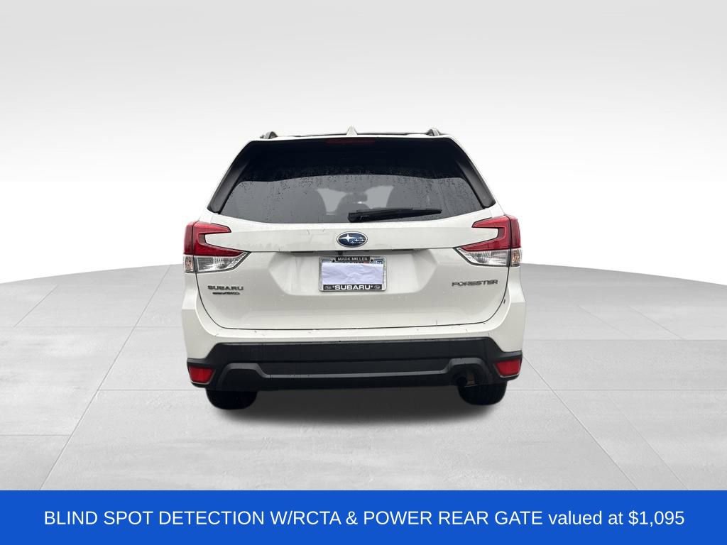2021 Subaru Forester Premium photo 4