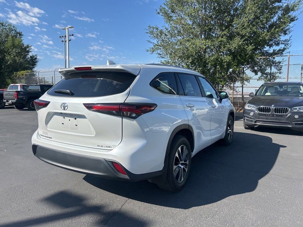 2024 Toyota Highlander XLE photo 4