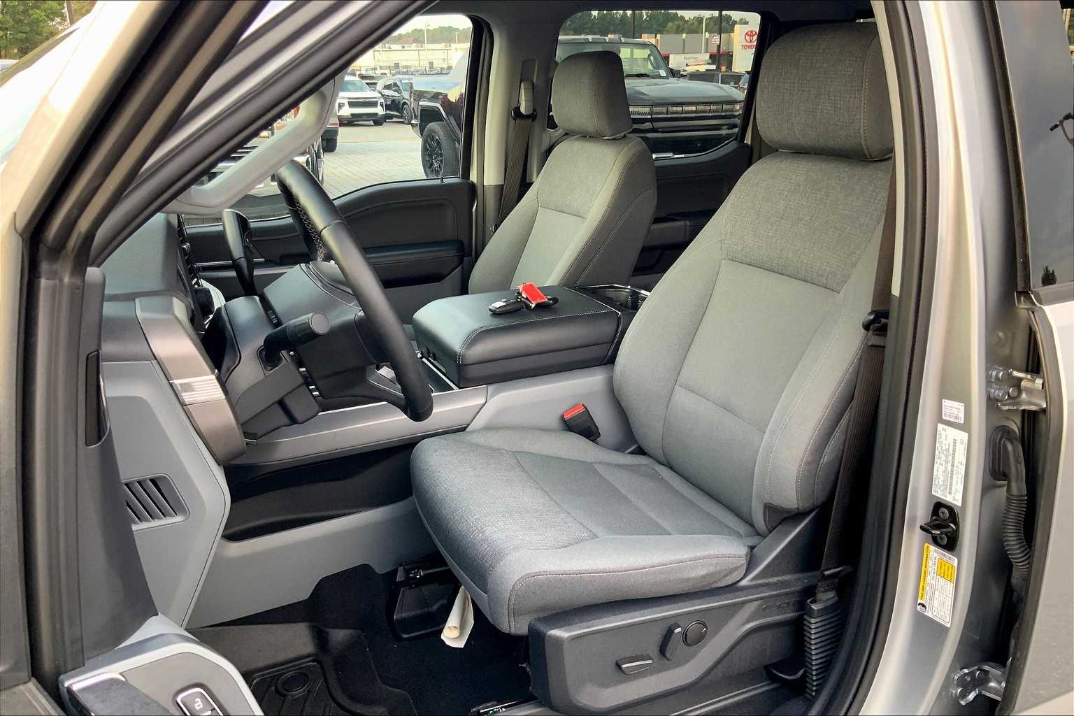 2024 Ford F-150 XLT photo 7
