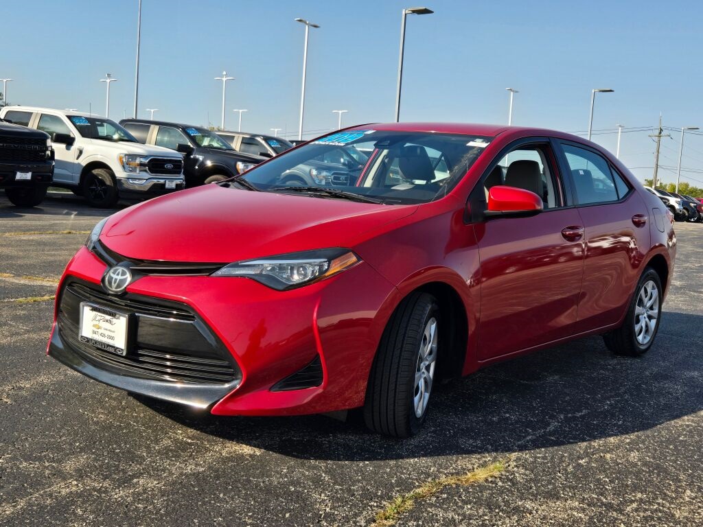 2019 Toyota Corolla LE photo 3
