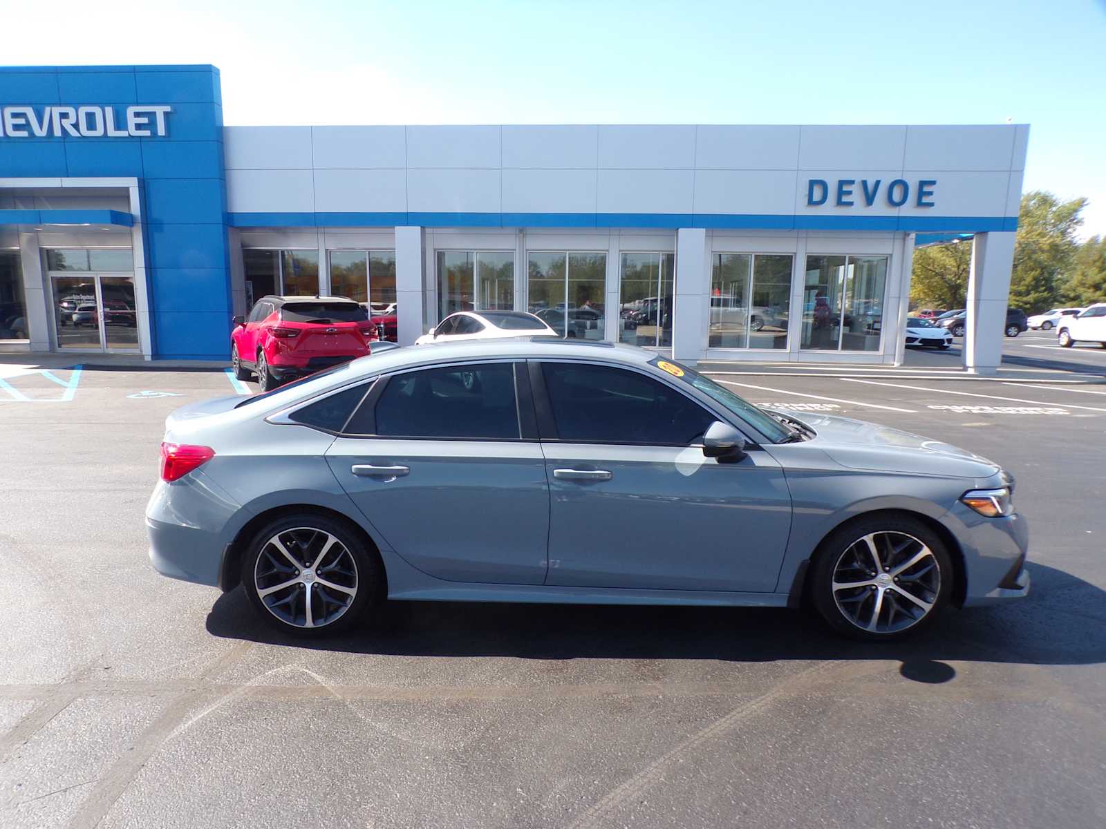 2022 Honda Civic Touring photo 2