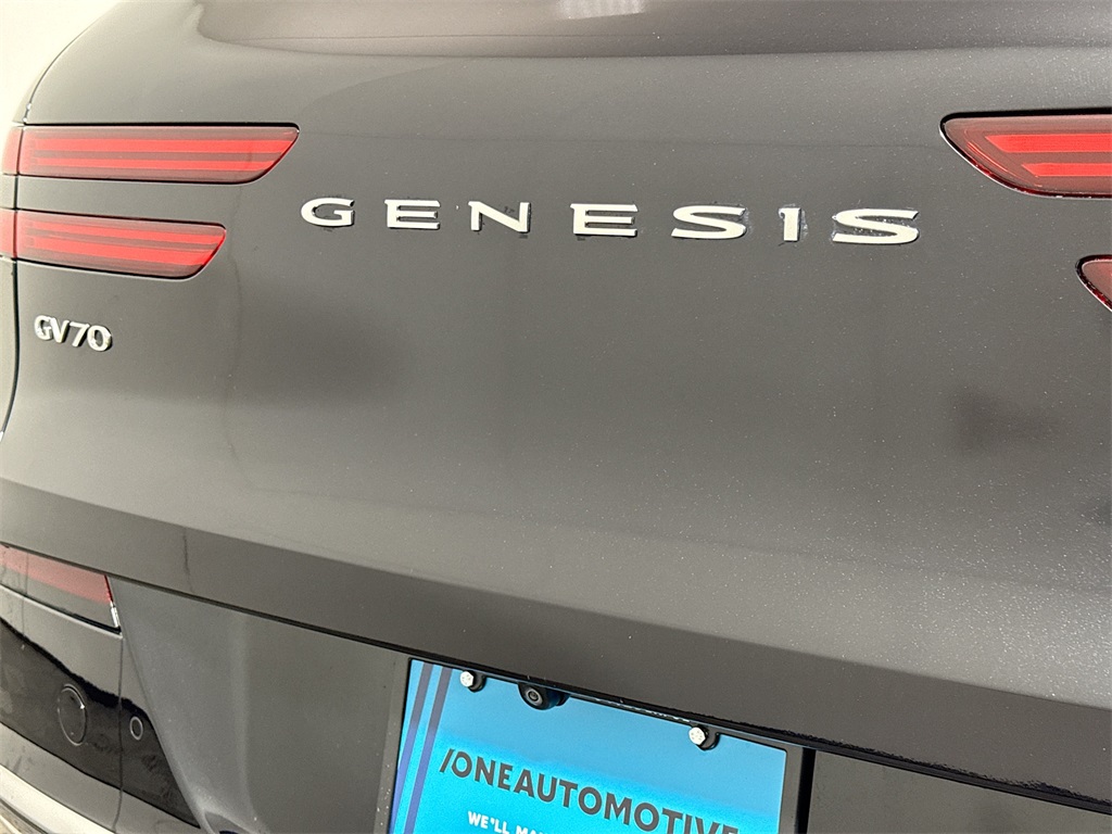 2023 Genesis Electrified GV70 Advanced photo 19