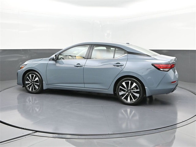 2025 Nissan Sentra SV photo 3