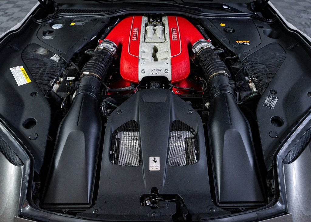 2020 Ferrari 812 Superfast Base photo 19