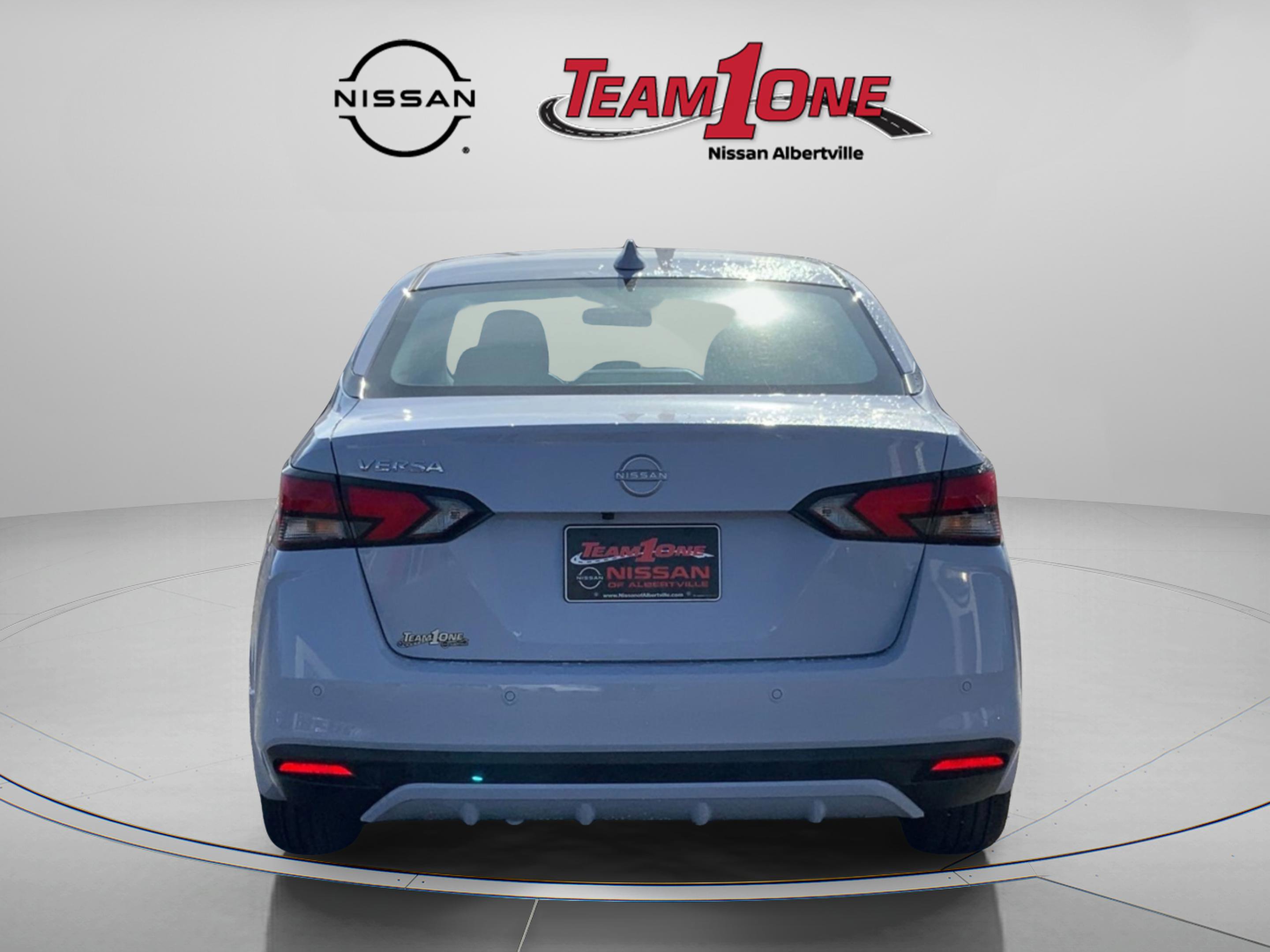 2025 Nissan Versa SV photo 4