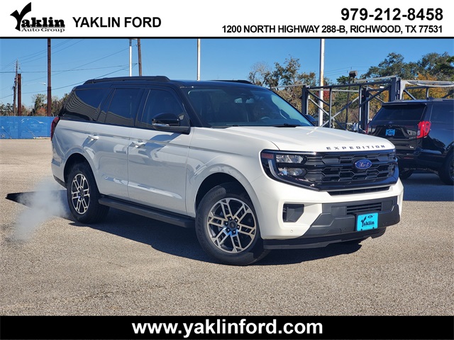 2025 Ford Expedition Active's photo