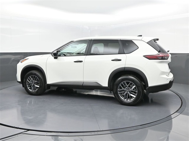 2026 Nissan Rogue S photo 3