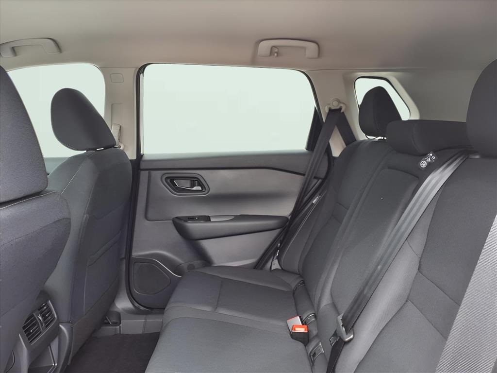 2025 Nissan Rogue S photo 8