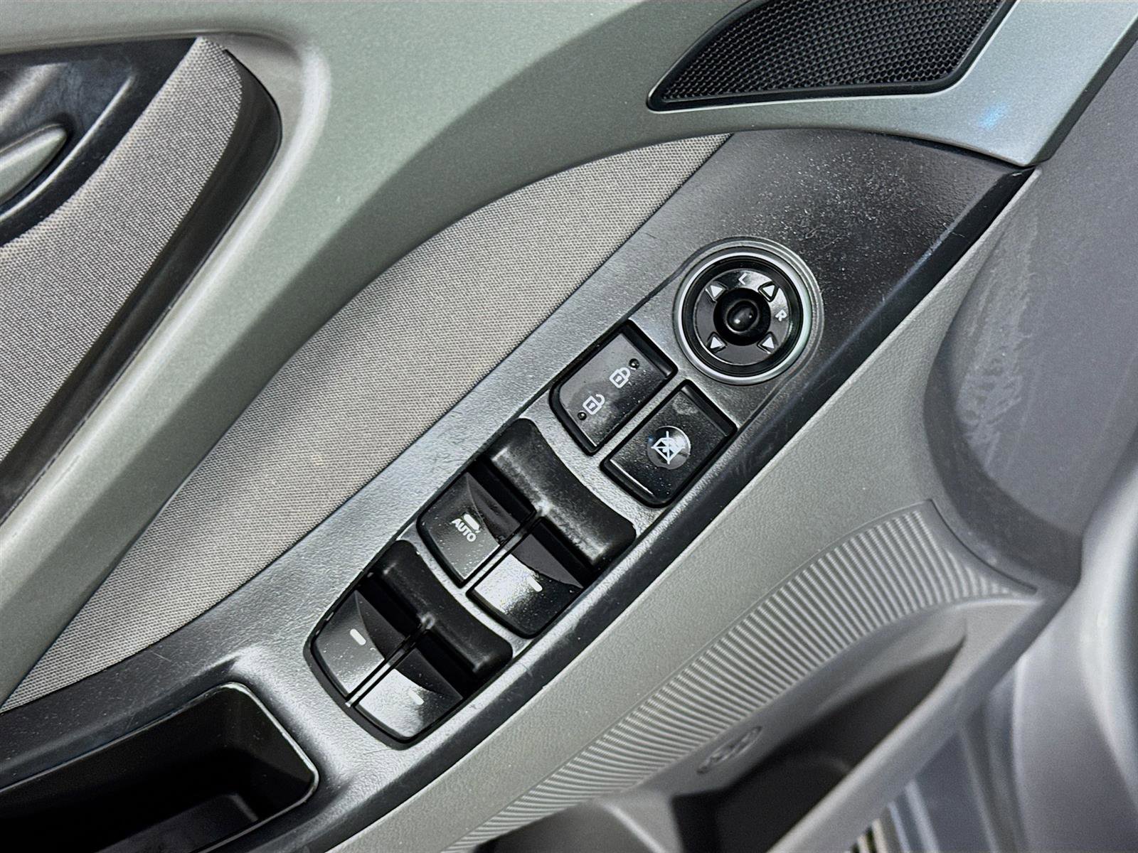 2015 Hyundai Elantra SE photo 18