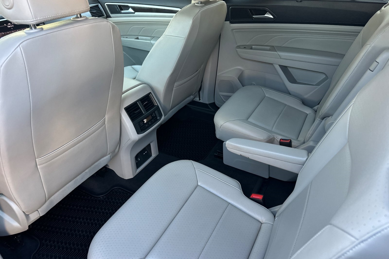 2022 Volkswagen Atlas SE Technology photo 12