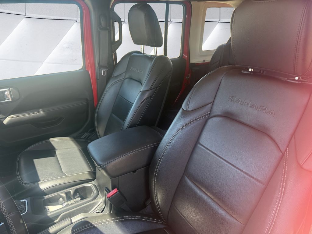 2022 Jeep Wrangler Unlimited Sahara photo 7