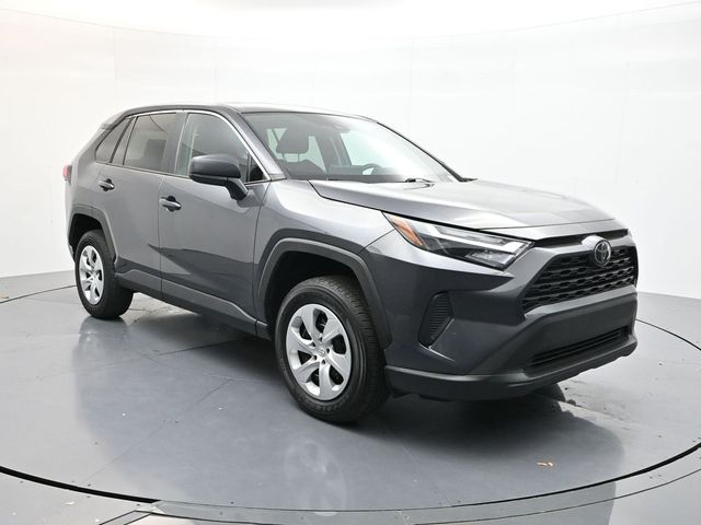 2024 Toyota RAV4 LE photo 3