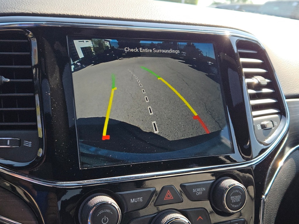 2021 Jeep Grand Cherokee Anniversary Edition photo 28